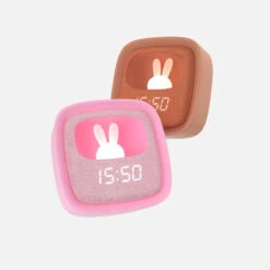 MOB Billy Marshmallow Klok En Nachtlampje BILLY-MARSH-01 -babyproducten mob billy chocolate klok en nachtlampje billy sfeer