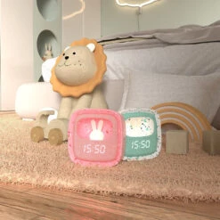 MOB Billy Terrazzo Mintgroen Klok En Nachtlampje BILLY-MTAE-01 -babyproducten mob billy terrazzo klok en nachtlampje sfeer 2 1