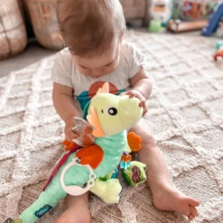 Playgro Sensory Friends Dusty Dragon Buggyspeeltje P0188473 -babyproducten playgro sensory friends dusty dragon buggyspeeltje p0188473 .7
