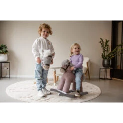 Tryco Milo Bruin Stokpaard Met Geluid TR-120114 -babyproducten tryco milo stokpaard met geluid tr sfeer2 2